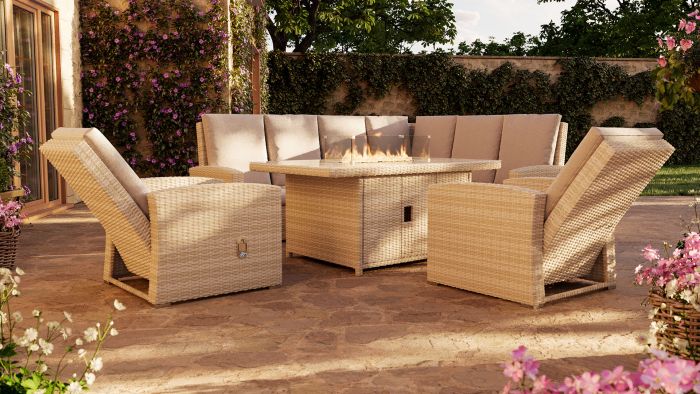 Jetzt EssLounge Terrassenmöbel mit Feuertisch kaufen. Die Ess