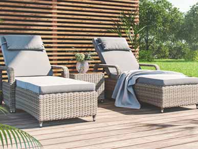 ARTELIA geschwungene Rattanliegen mit Beistelltisch aus Polyrattan